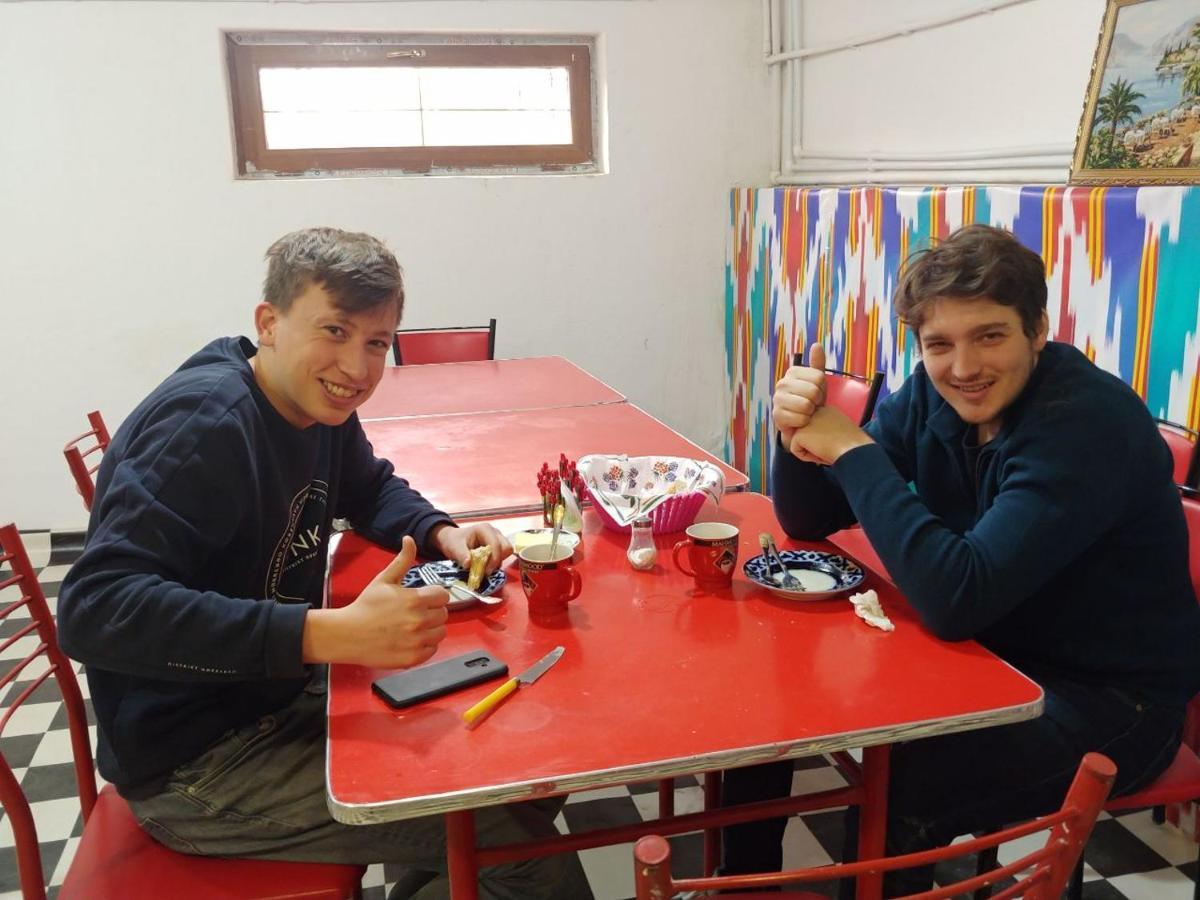 Hostel Mukarram Bukhara Eksteriør bilde